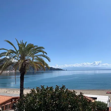 Taormina Giardini-naxos *