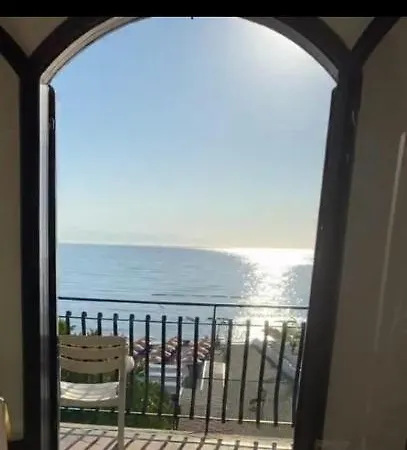 Taormina Giardini-naxos *