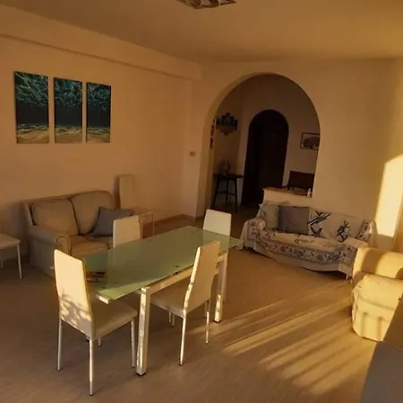 Taormina Giardini-naxos 公寓 *