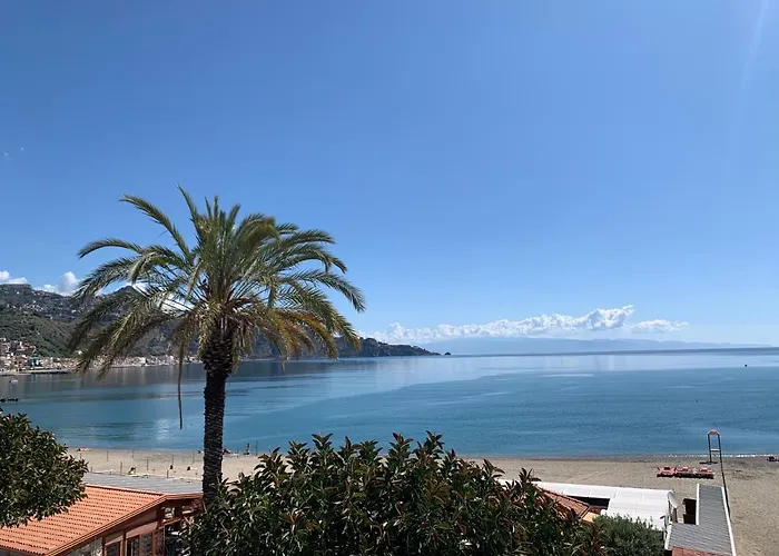 Taormina Giardini-naxos *