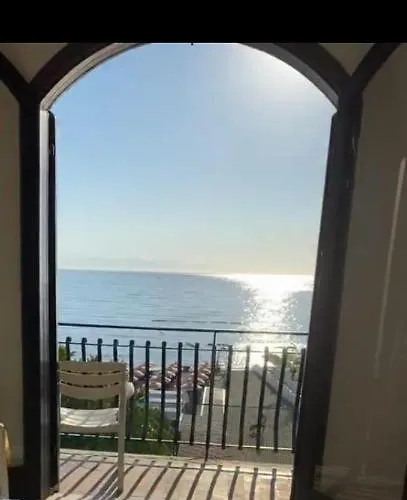 Taormina Giardini-naxos *