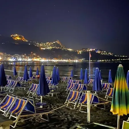 Taormina Giardini-naxos *